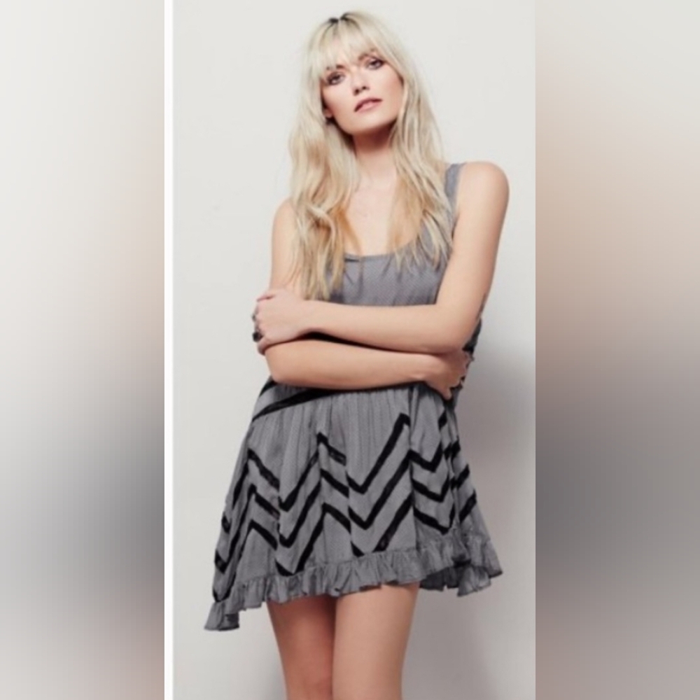 EUC 1Free People Voile And Lace Grey And Black Trapeze Slip Dress